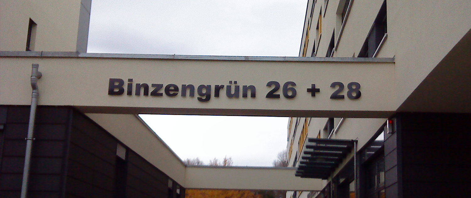 Hausbeschriftung Binzengrün, Werbetechnik in Freiburg